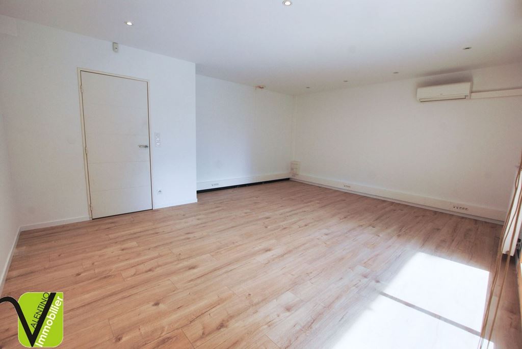 Appartement Local professionnel GENAS 287000€ Valentino Immobilier Appartement Local professionnel GENAS 287000€ Valentino Immobilier